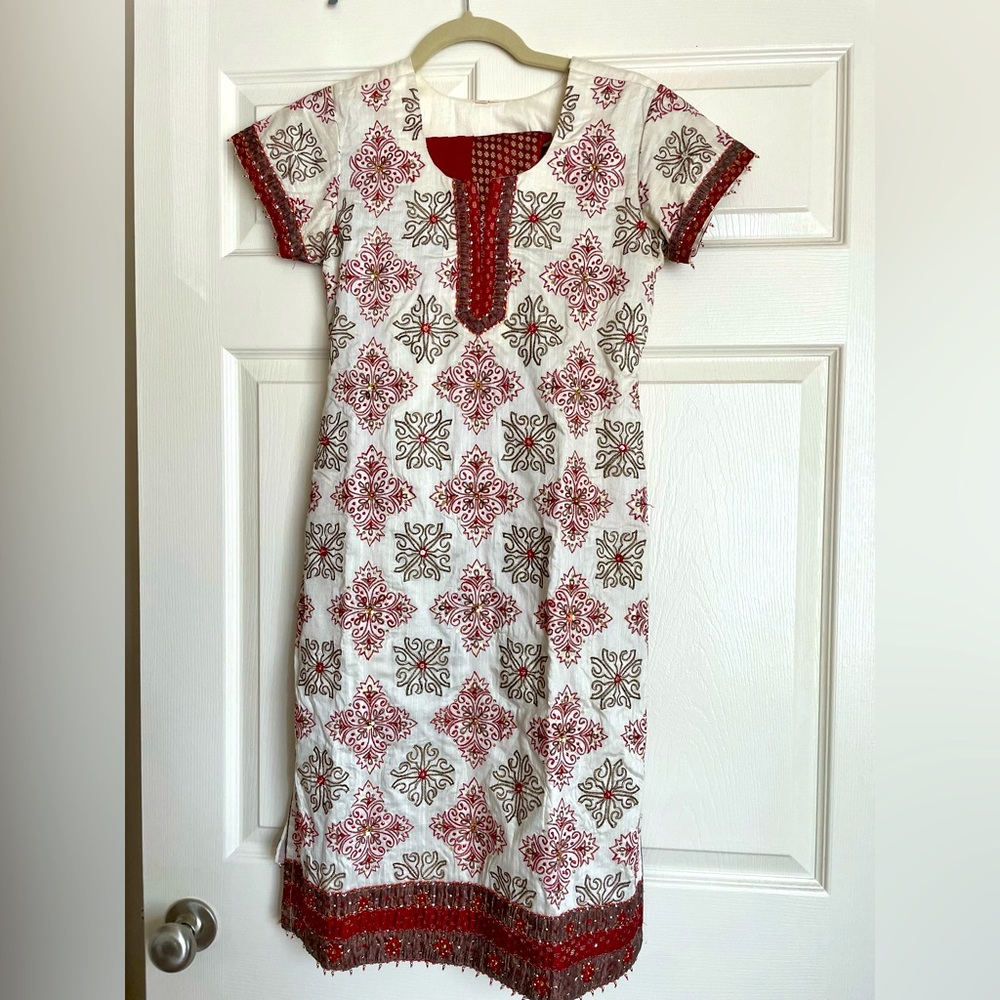 Chudidhar / Salwar Kameez - White & Red
